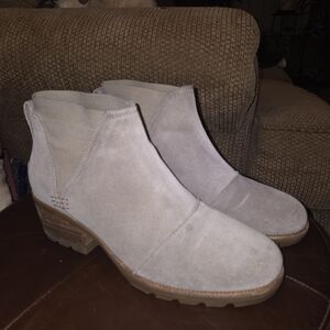 Sorel Women's Suede Ankle Boots - Light Gray